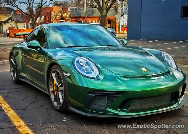 Porsche 911 GT3 spotted in Detroit, Michigan