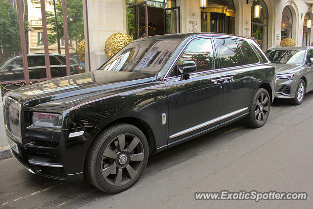 Rolls-Royce Cullinan spotted in Paris, France