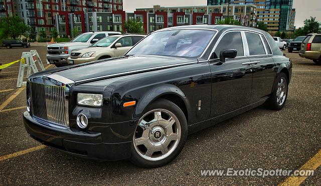 Rolls-Royce Phantom spotted in Edina, Minnesota
