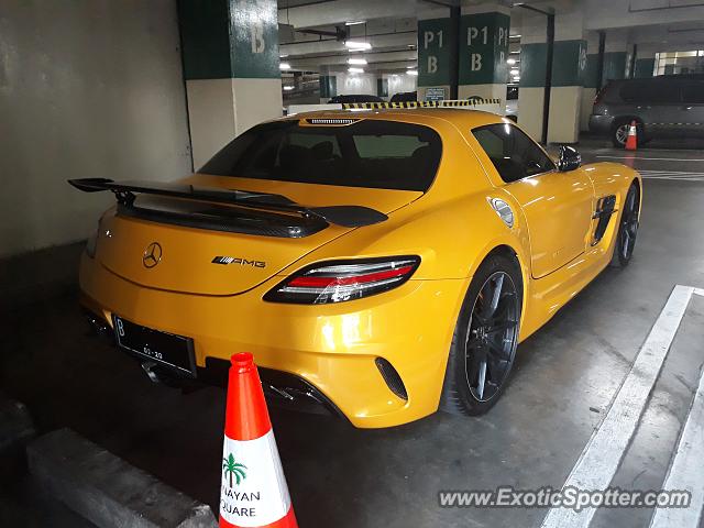 Mercedes SLS AMG spotted in Jakarta, Indonesia
