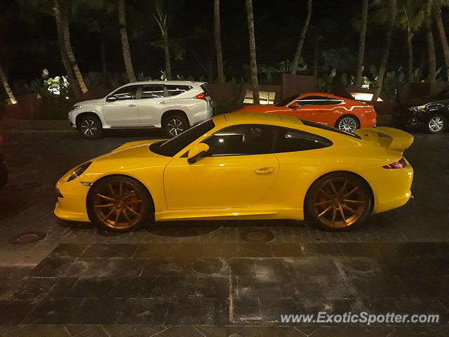 Porsche 911 spotted in Jakarta, Indonesia