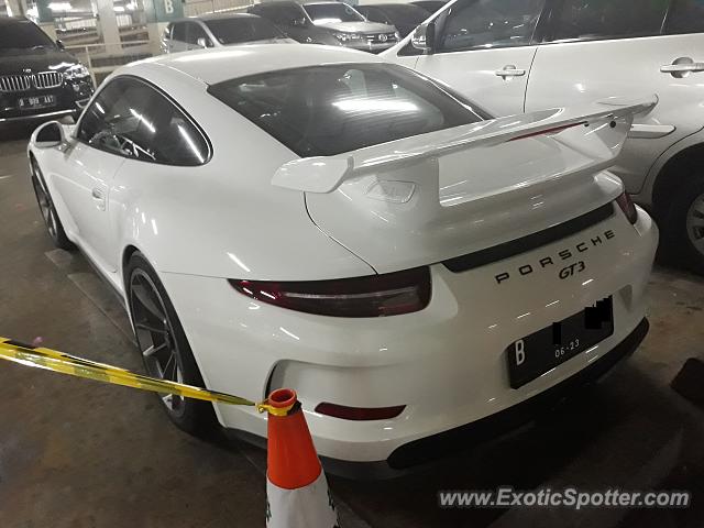 Porsche 911 GT3 spotted in Jakarta, Indonesia