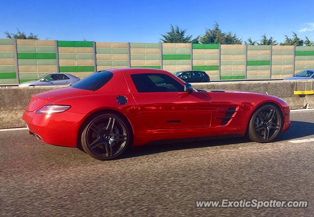 Mercedes SLS AMG spotted in Oeiras, Portugal