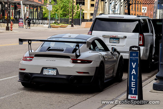 Porsche 911 GT2 spotted in Minneapolis, Minnesota