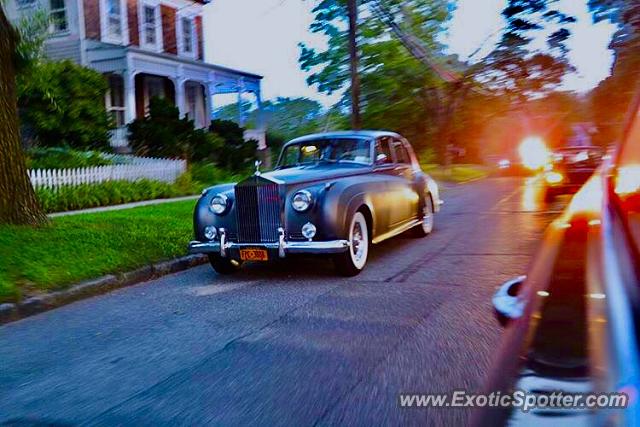 Rolls-Royce Silver Cloud spotted in Westfield, New Jersey