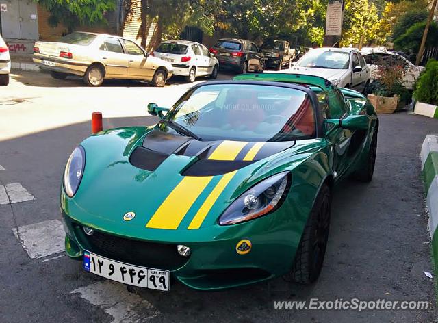 Lotus Elise spotted in Tehran, Iran