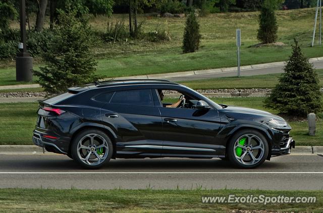 Lamborghini Urus spotted in Shakopee, Minnesota