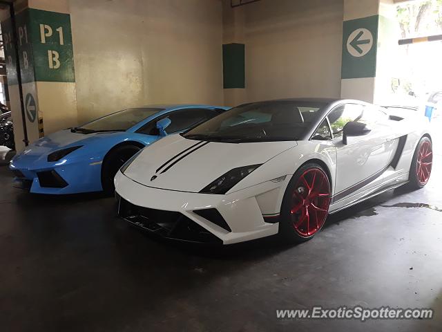 Lamborghini Gallardo spotted in Jakarta, Indonesia