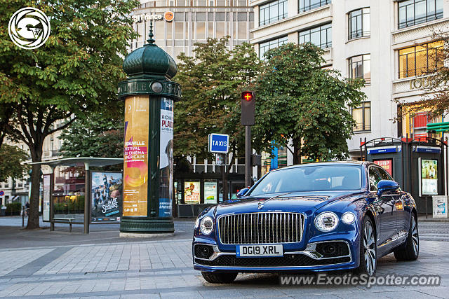 Bentley Flying Spur spotted in Paris, France