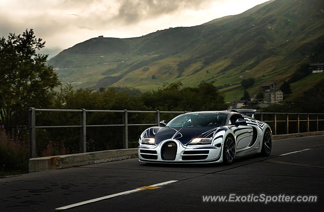 Bugatti Veyron spotted in Furkapass, Switzerland