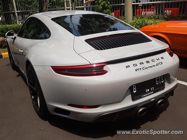 Porsche 911 spotted in Jakarta, Indonesia
