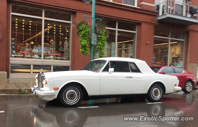 Bentley Flying Spur spotted in Milwaukee, Wisconsin