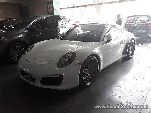 Porsche 911 spotted in Jakarta, Indonesia