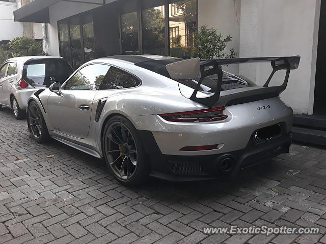 Porsche 911 GT2 spotted in Jakarta, Indonesia