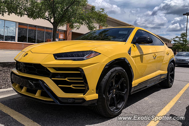 Lamborghini Urus spotted in Overland Park, Kansas