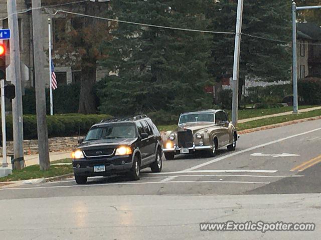 Rolls-Royce Silver Cloud spotted in Des Moines, Iowa