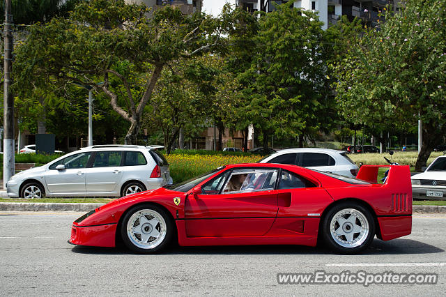 Ferrari F40 spotted in Florianópolis,SC, Brazil