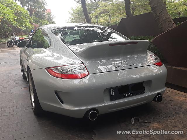 Porsche 911 spotted in Jakarta, Indonesia