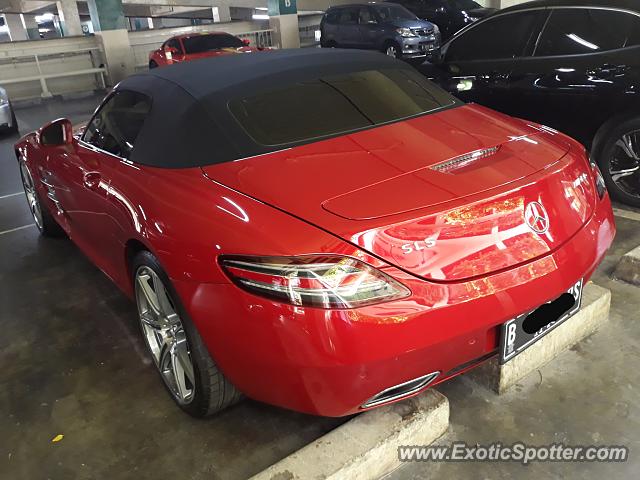 Mercedes SLS AMG spotted in Jakarta, Indonesia
