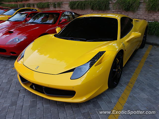 Ferrari 458 Italia spotted in Jakarta, Indonesia