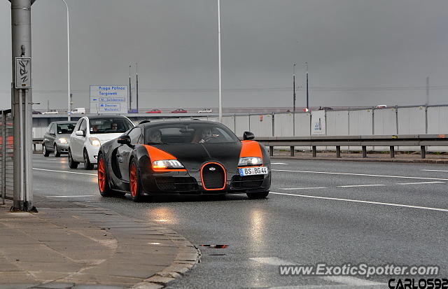 Bugatti Veyron spotted in Warsaw, Poland