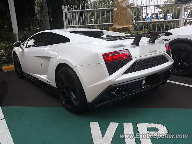 Lamborghini Gallardo spotted in Jakarta, Indonesia