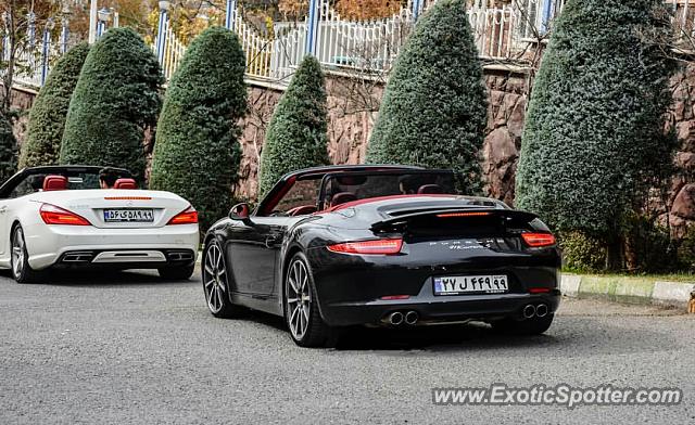 Porsche 911 spotted in Tehran, Iran