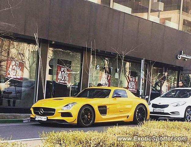 Mercedes SLS AMG spotted in Tehran, Iran