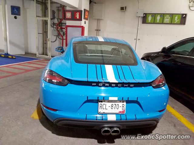 Porsche 911 spotted in Mexico City, Mexico
