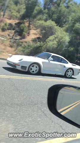 Porsche 959 spotted in Los Angeles, California