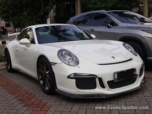 Porsche 911 GT3 spotted in Jakarta, Indonesia