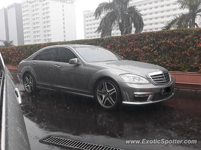 Mercedes S65 AMG spotted in Jakarta, Indonesia