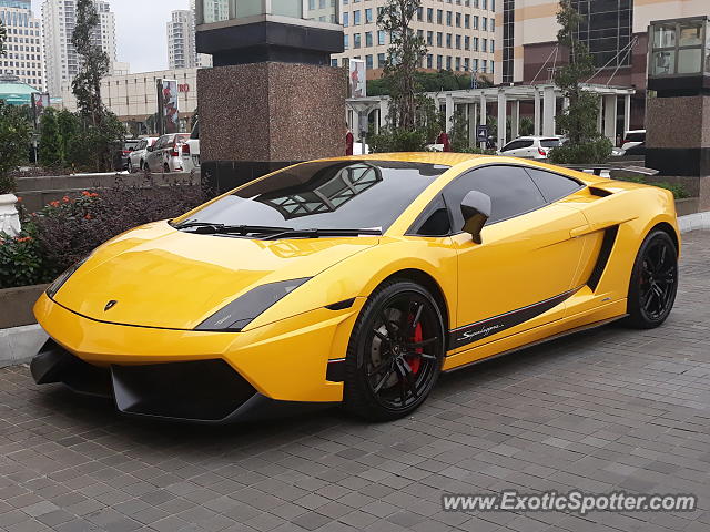 Lamborghini Gallardo spotted in Jakarta, Indonesia