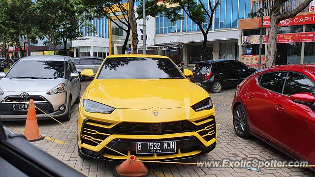 Lamborghini Urus spotted in Jakarta, Indonesia