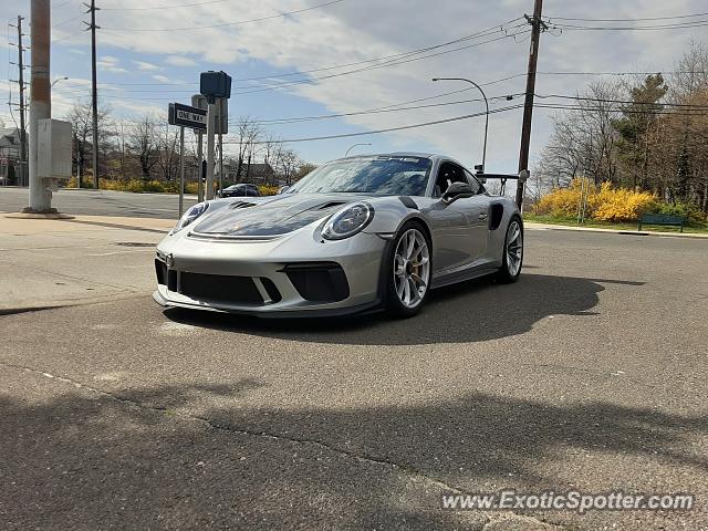 Porsche 911 GT3 spotted in Lawrence, New York