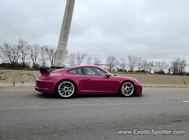 Porsche 911 GT3 spotted in Toronto, Canada