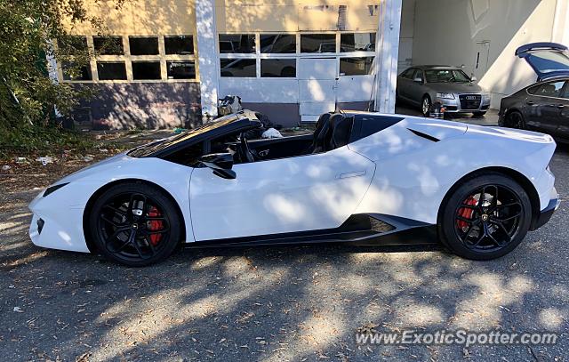 Lamborghini Huracan spotted in Shoreline, Washington