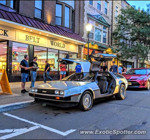 DeLorean DMC-12 spotted in Somerville, New Jersey