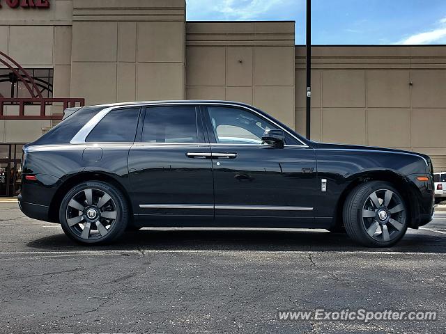 Rolls-Royce Cullinan spotted in Lakeville, Minnesota