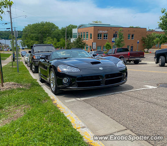 Dodge Viper spotted in Hudson, Wisconsin
