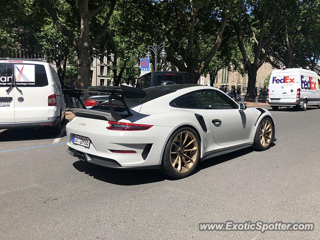 Porsche 911 GT3 spotted in Duesseldorf, Germany