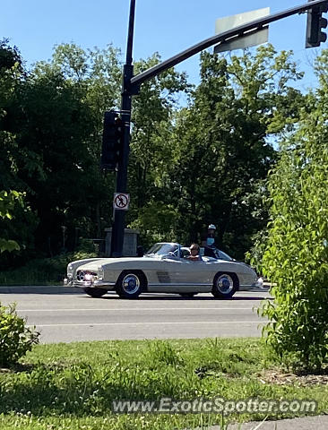 Mercedes 300SL spotted in Wayzata, Minnesota