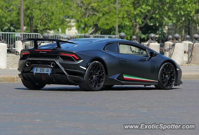Lamborghini Huracan spotted in Paris, France