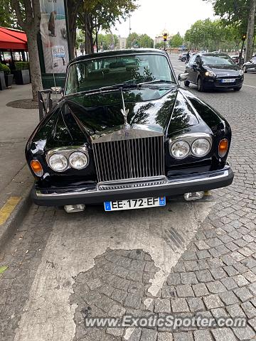 Rolls-Royce Silver Shadow spotted in PARIS, France