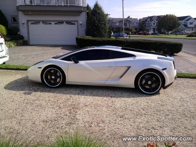 Lamborghini Gallardo spotted in Avalon, New Jersey