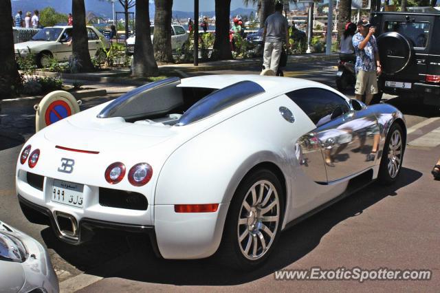 Bugatti Veyron spotted in Cannes, France
