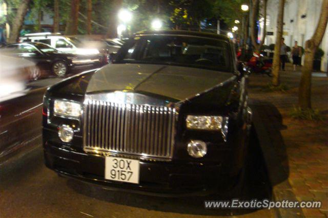Rolls Royce Phantom spotted in Hanoi, China