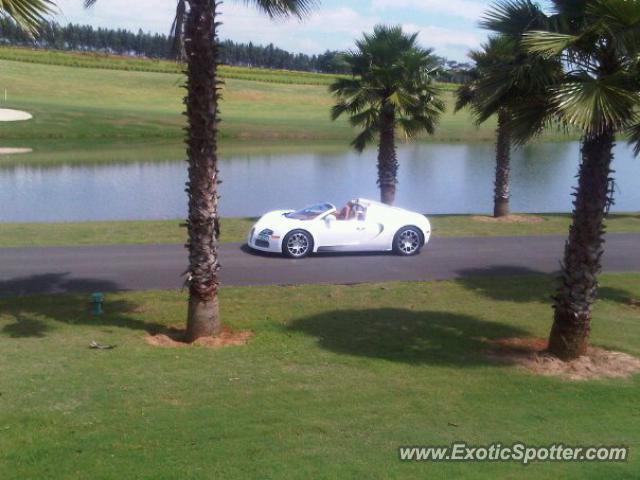 Bugatti Veyron spotted in Sao Paulo, Brazil