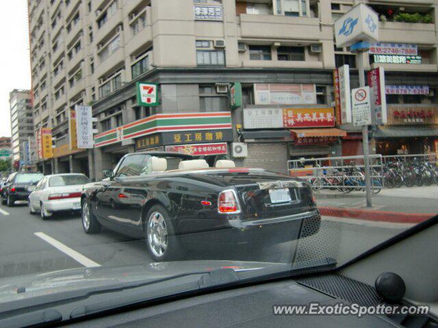 Rolls Royce Phantom spotted in Taipei, Taiwan