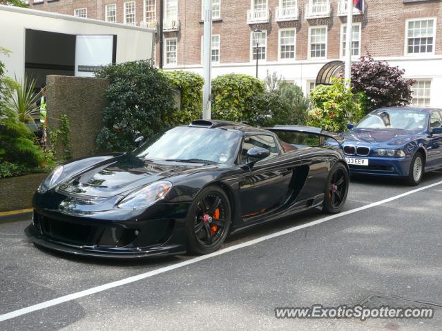 Porsche Carrera GT spotted in London, United Kingdom